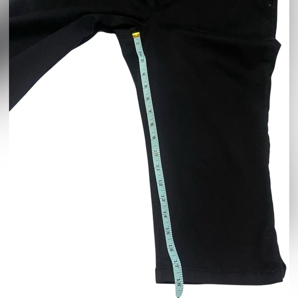 Intro. Love The Fit Stretch Black Capri Pants Size 12 - Picture 8 of 14